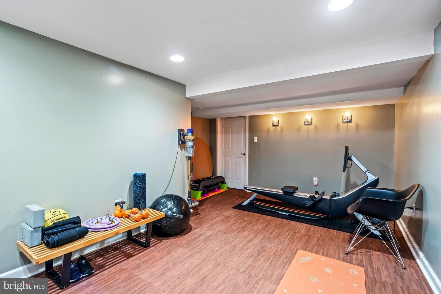 290 Ridings Way photo 38
