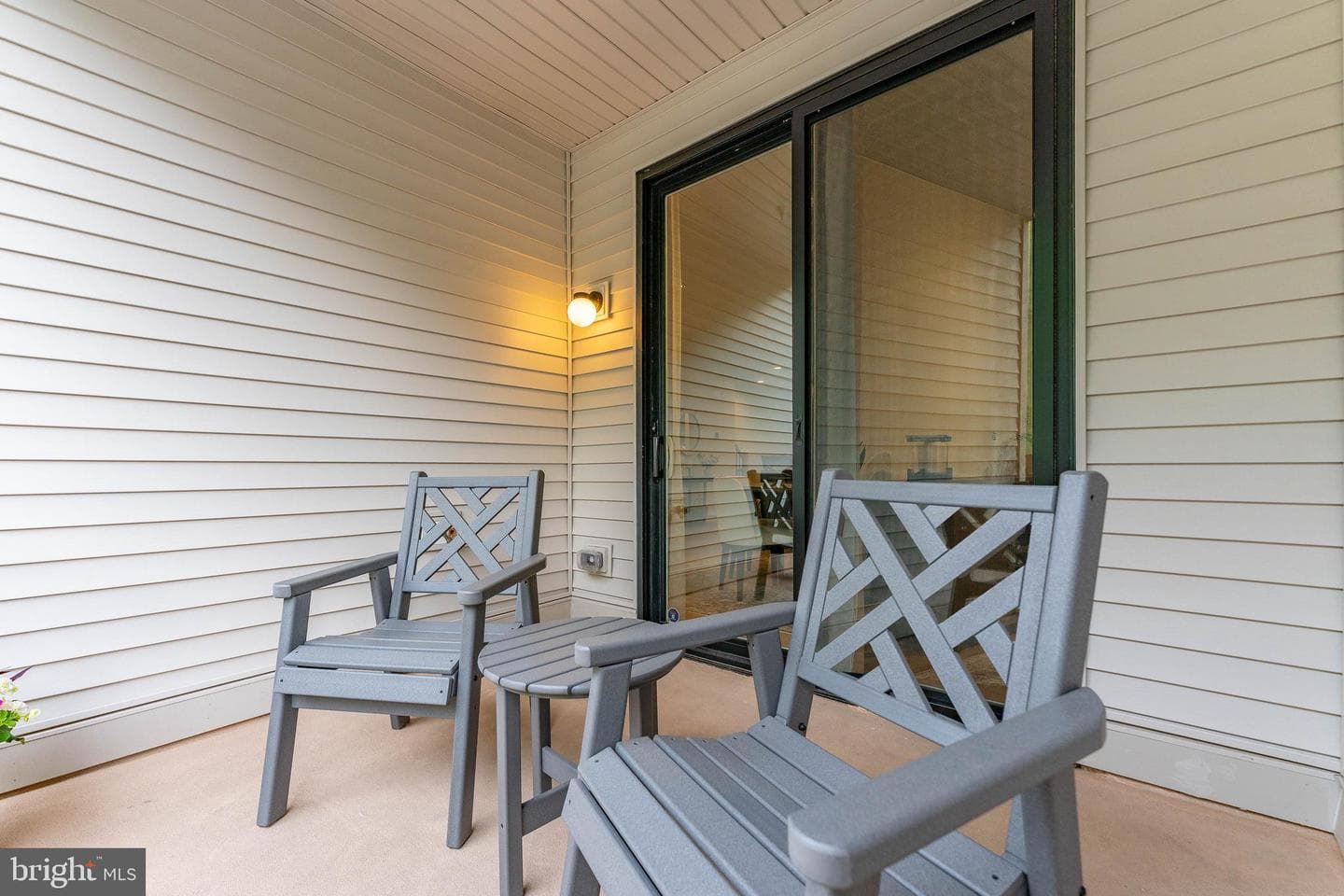 913 Laurens Alley photo 11