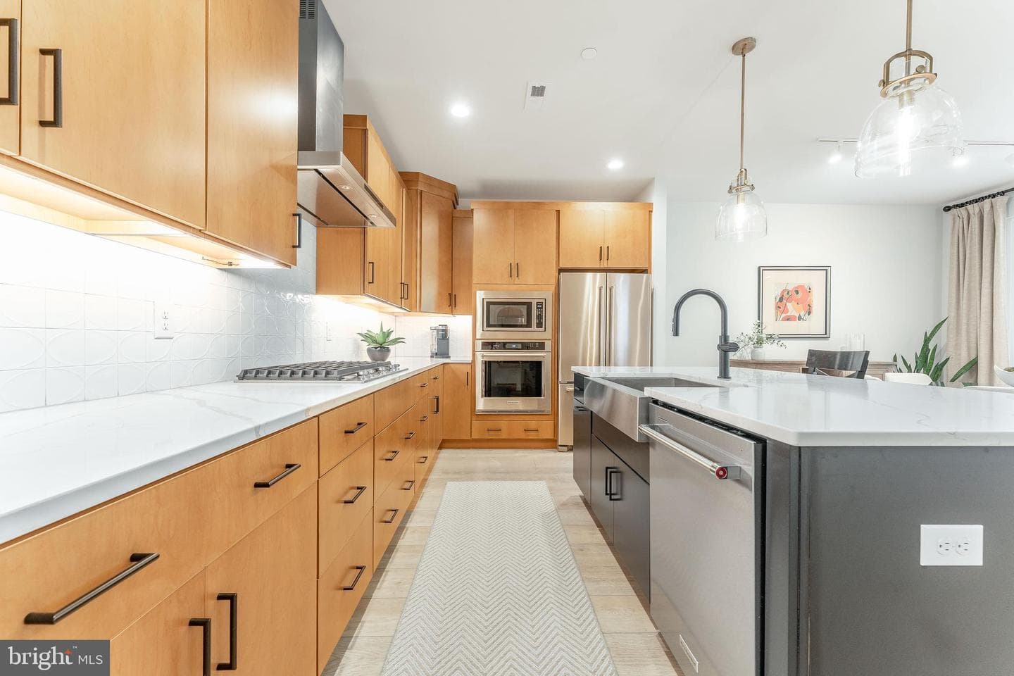 913 Laurens Alley photo 2