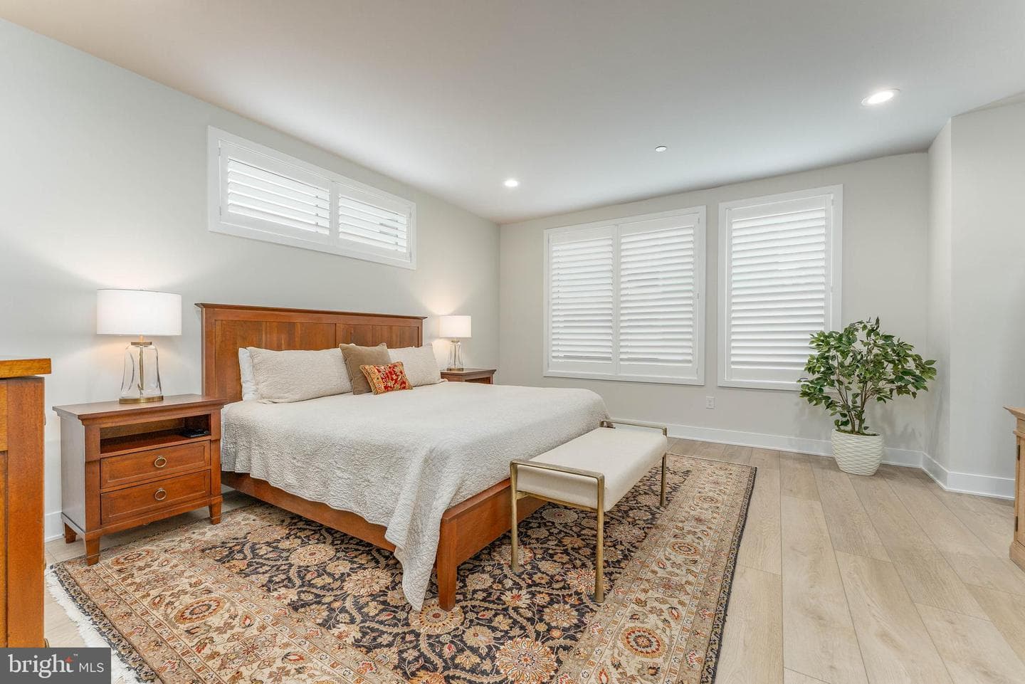 913 Laurens Alley photo 23