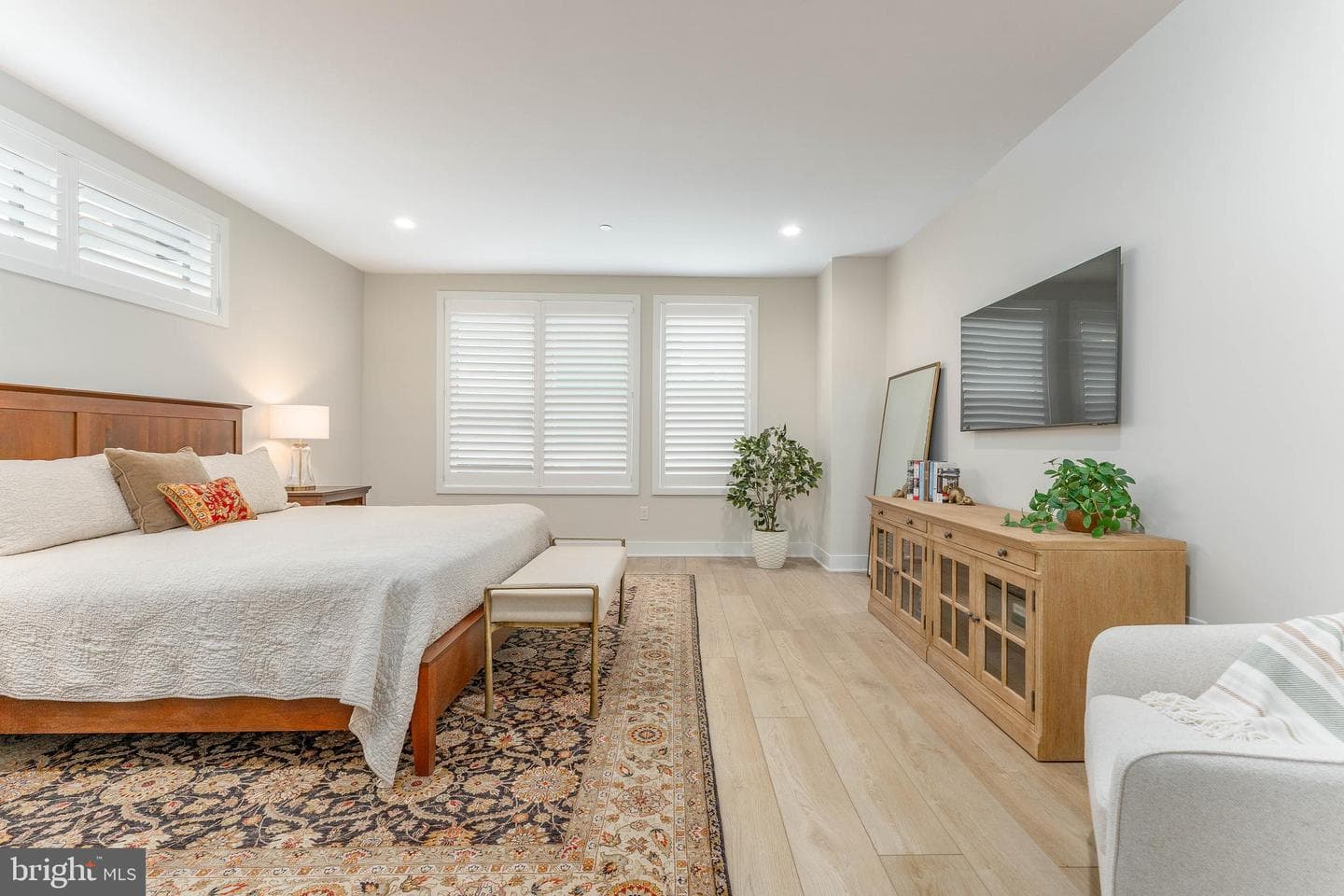 913 Laurens Alley photo 24
