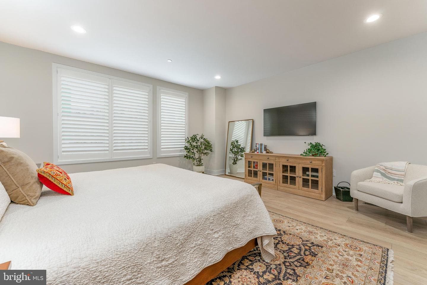 913 Laurens Alley photo 25