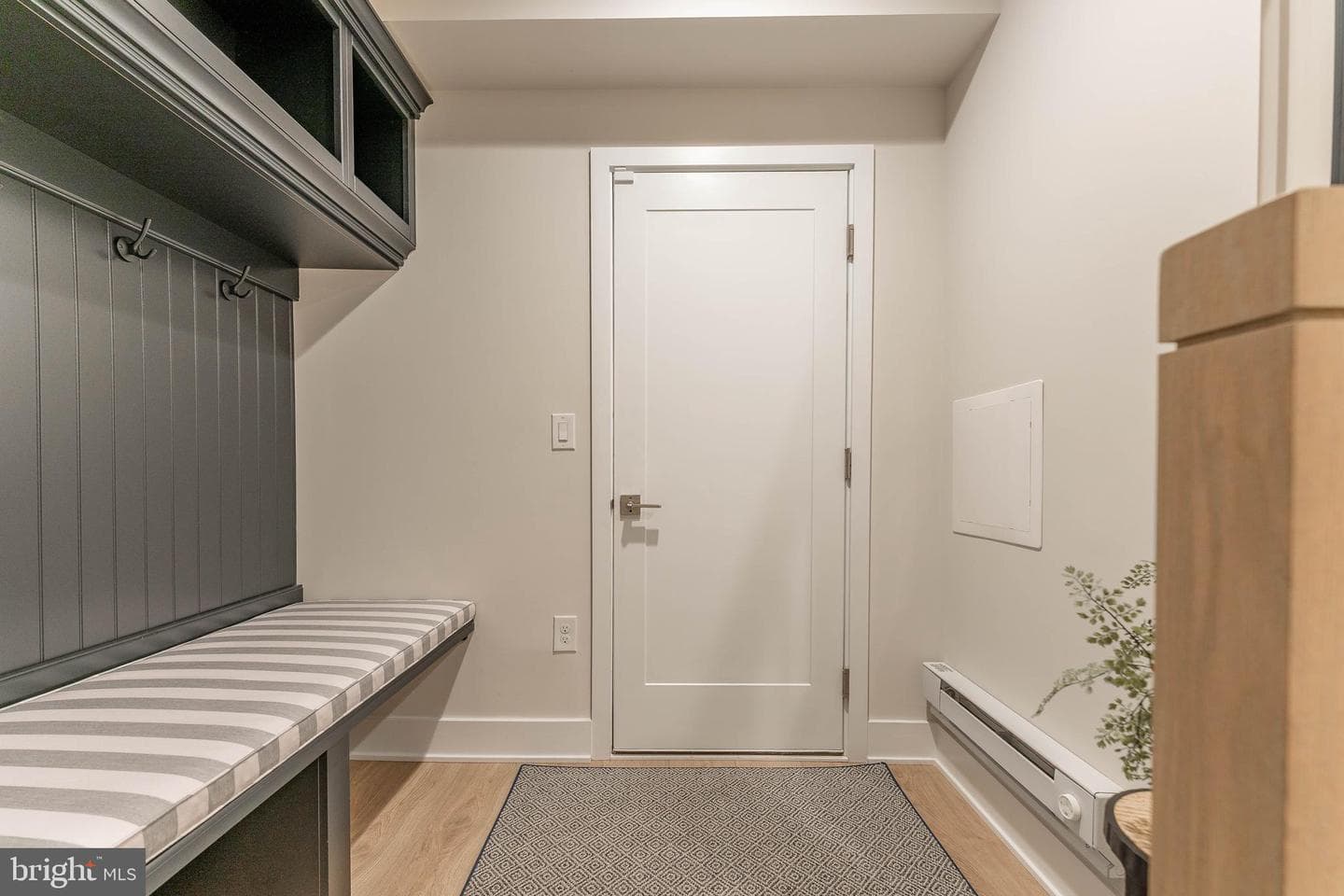 913 Laurens Alley photo 39