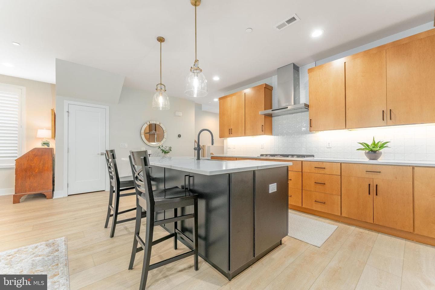 913 Laurens Alley photo 5