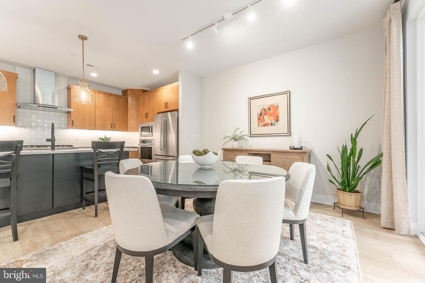 913 Laurens Alley photo 8