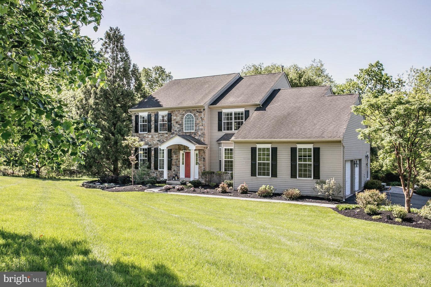 560 Landis Road photo 1