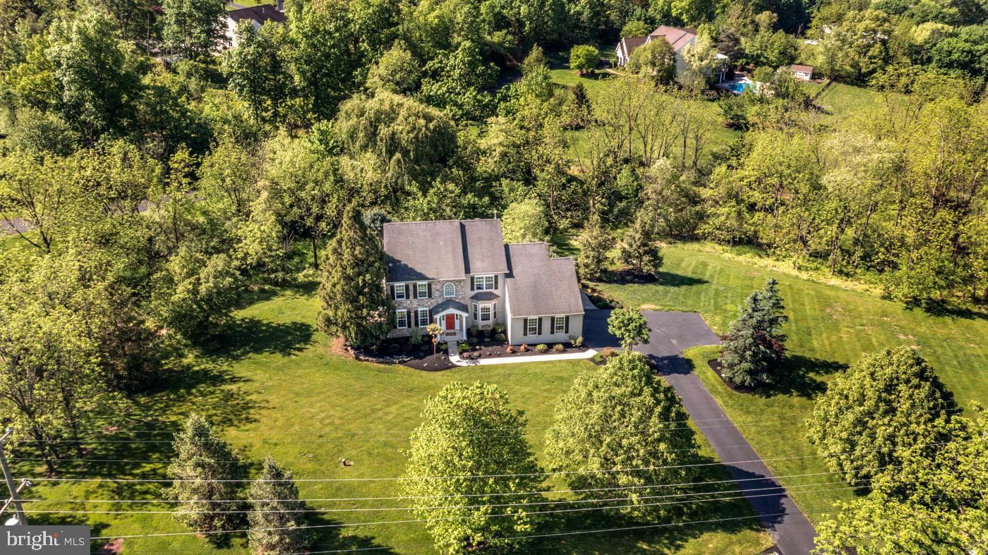 560 Landis Road photo 2