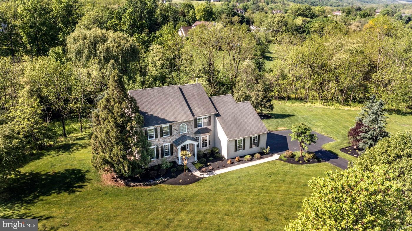 560 Landis Road photo 3