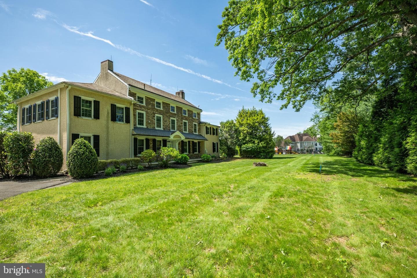 895 Summerset Place photo 11