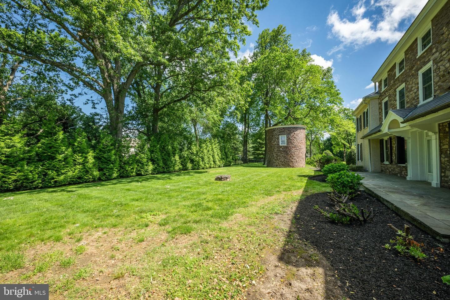 895 Summerset Place photo 14