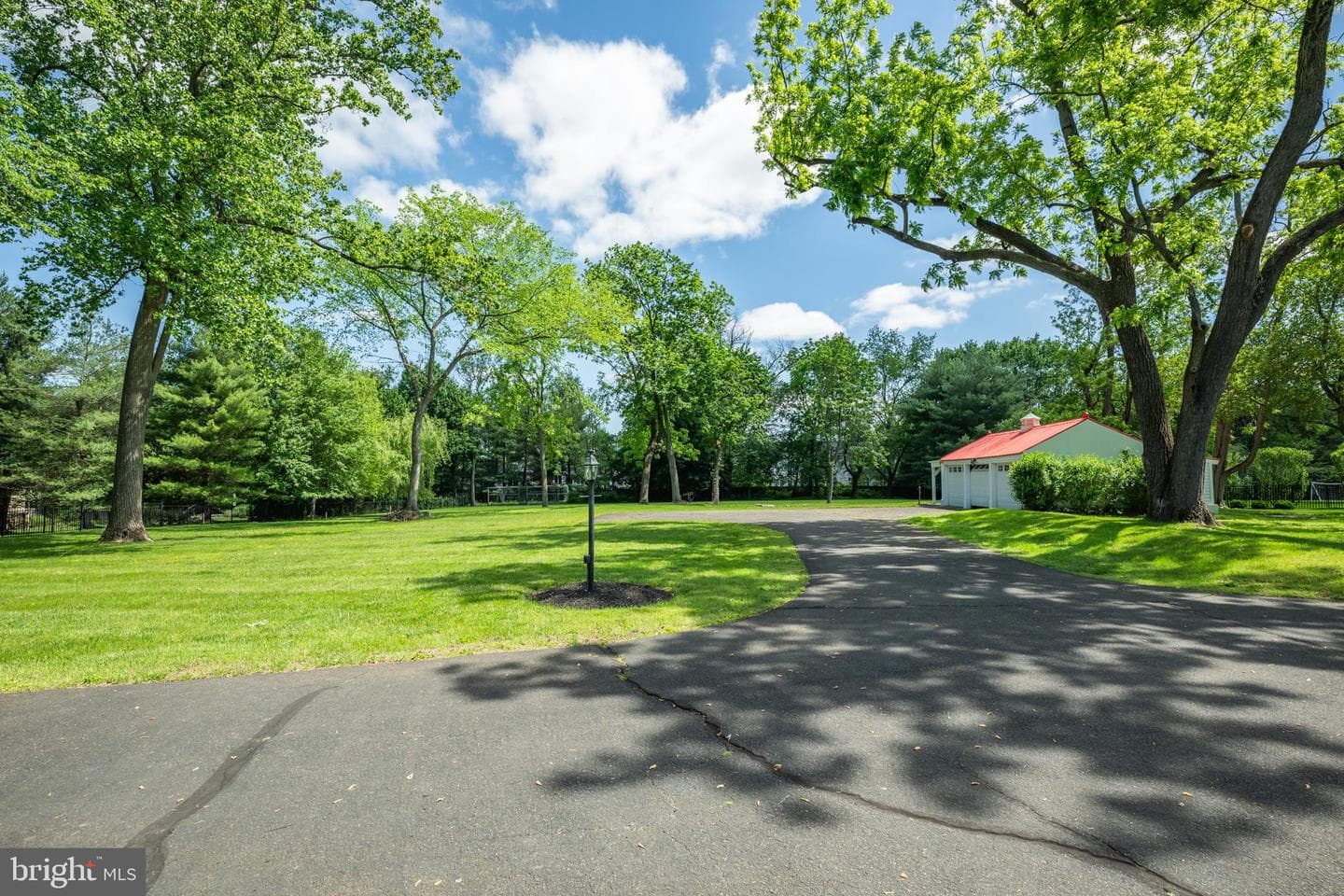 895 Summerset Place photo 21