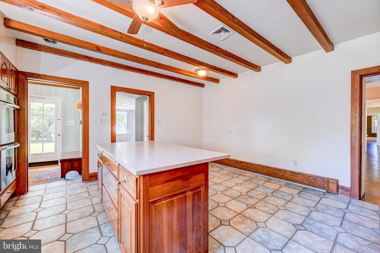 895 Summerset Place photo 27