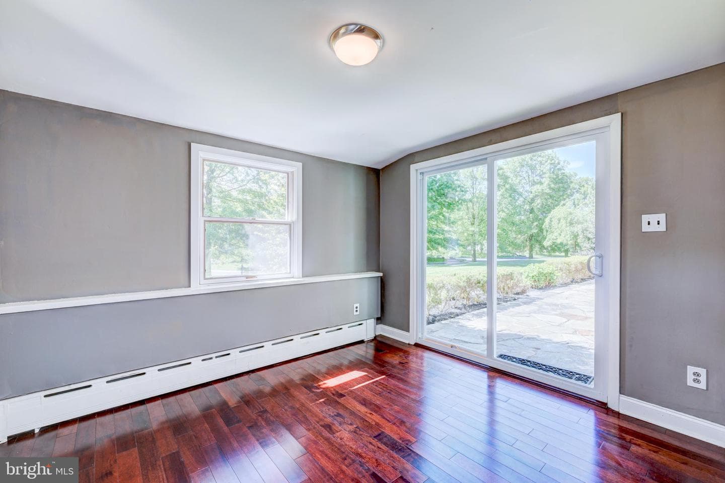 895 Summerset Place photo 29
