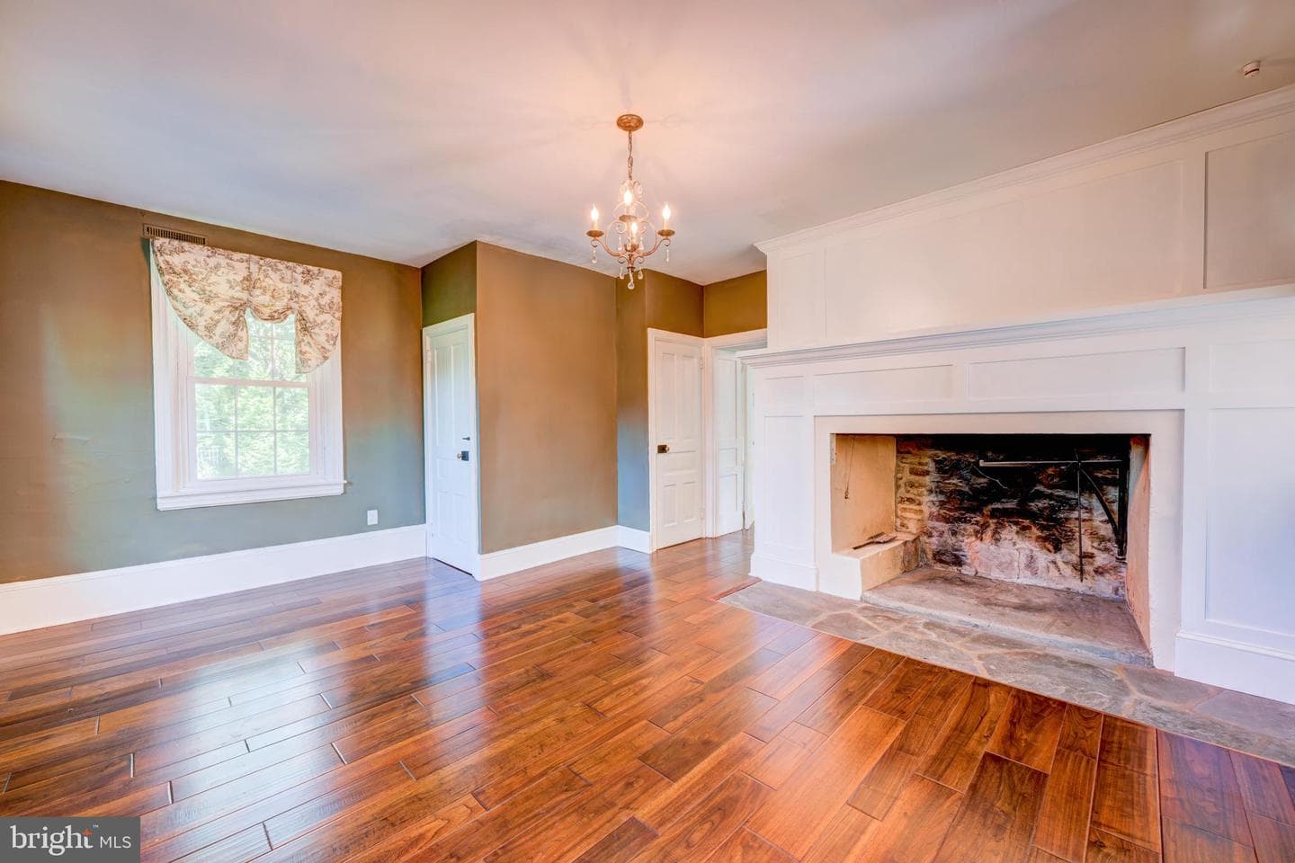 895 Summerset Place photo 40