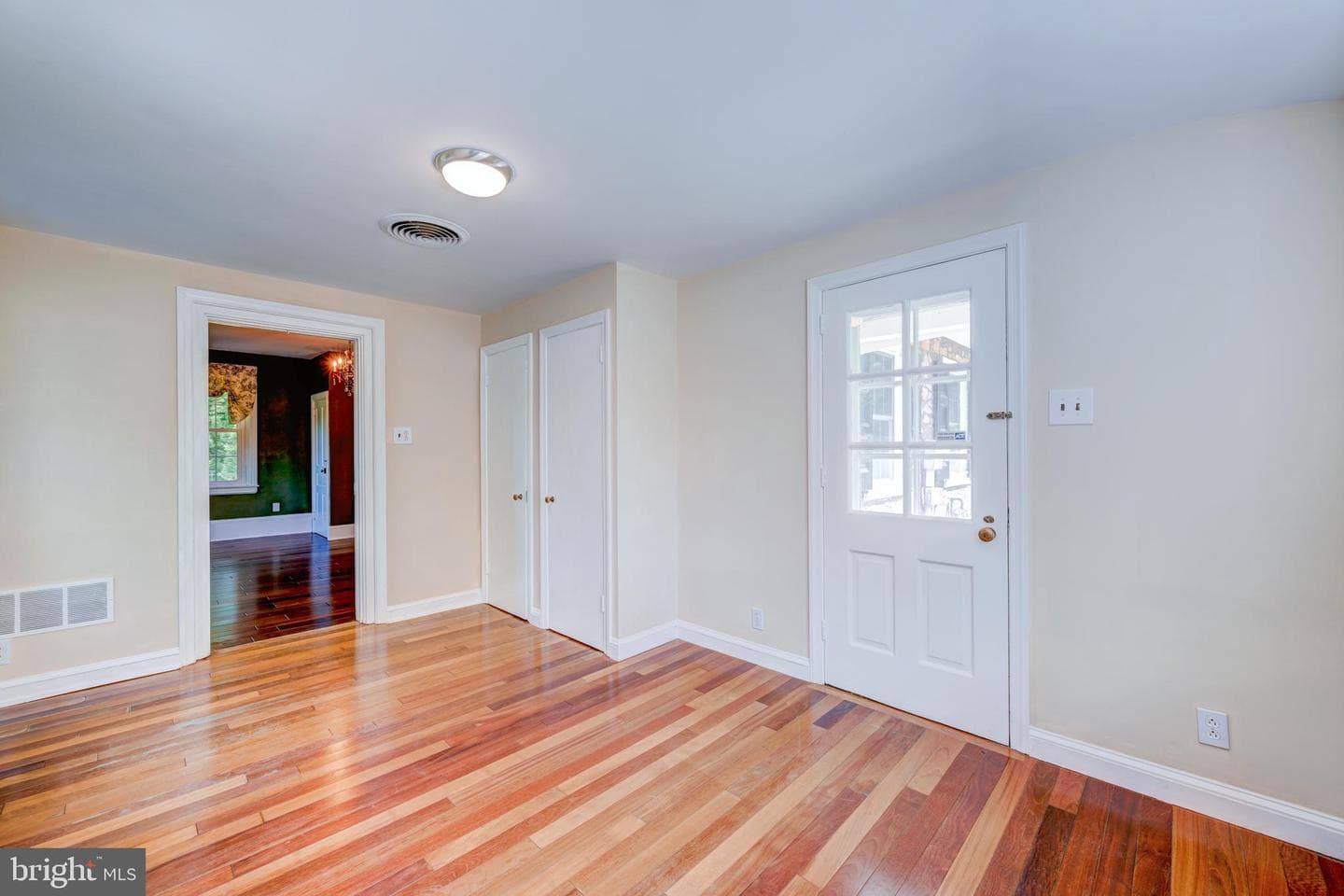 895 Summerset Place photo 43