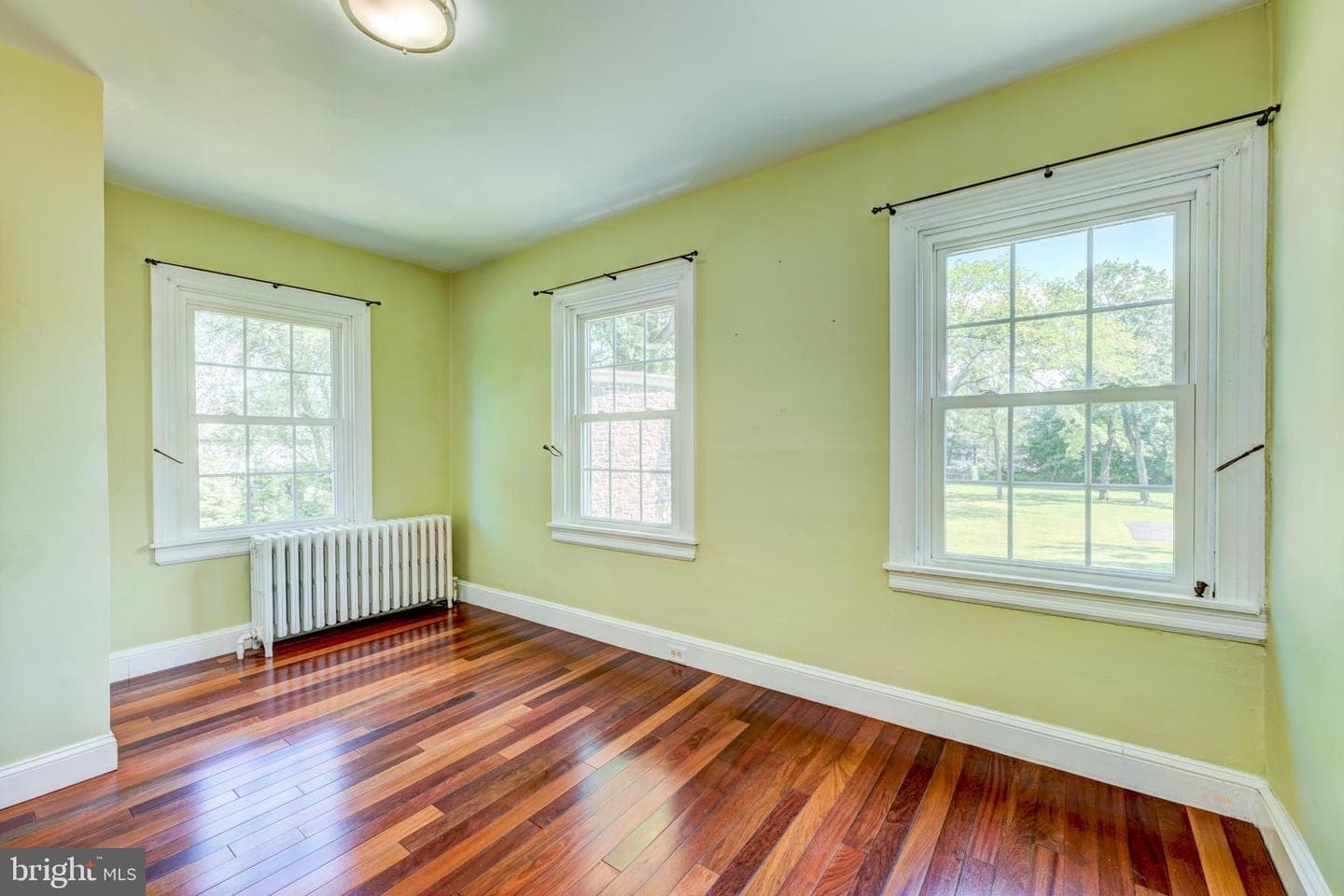895 Summerset Place photo 57
