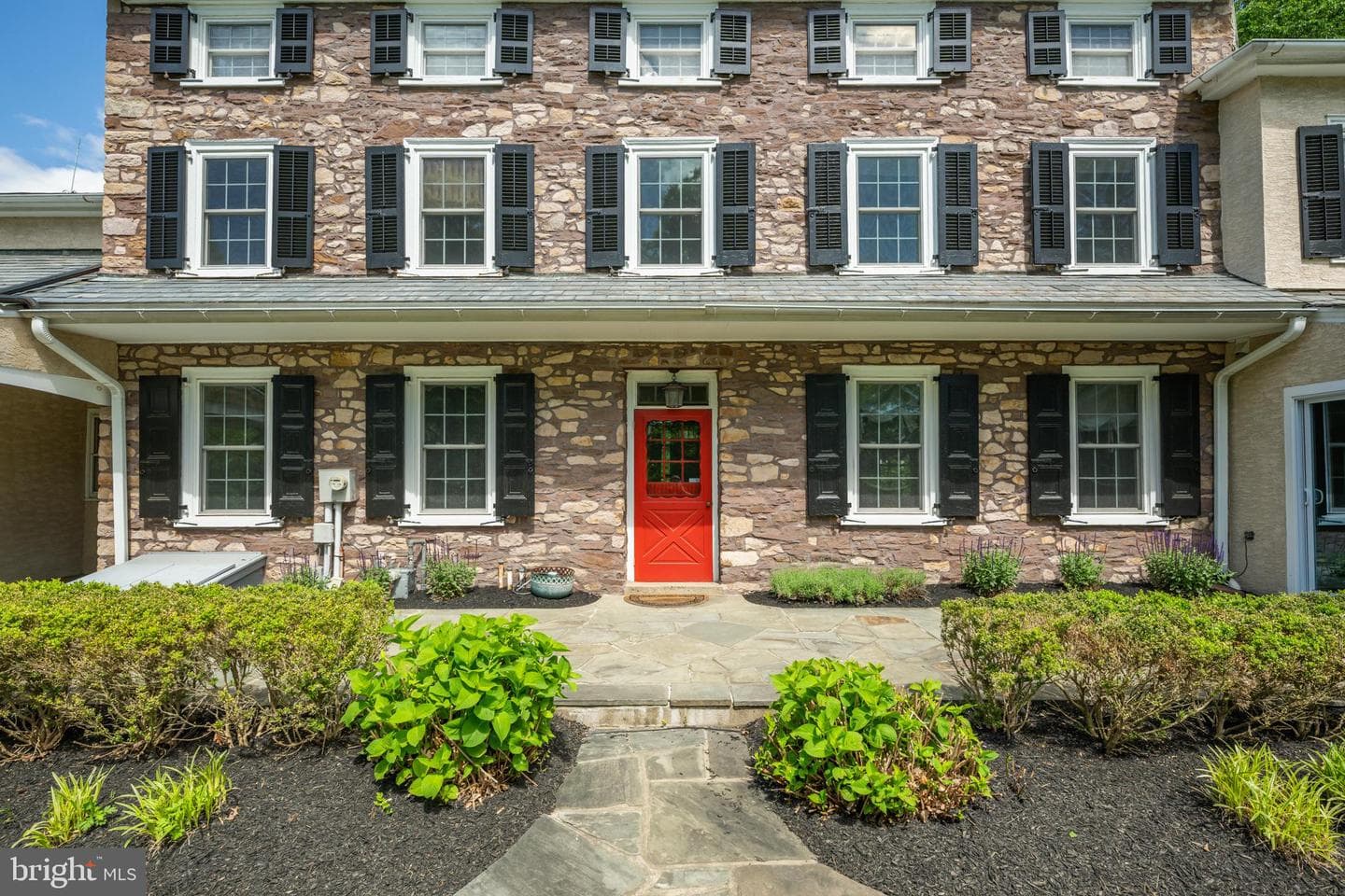 895 Summerset Place photo 9