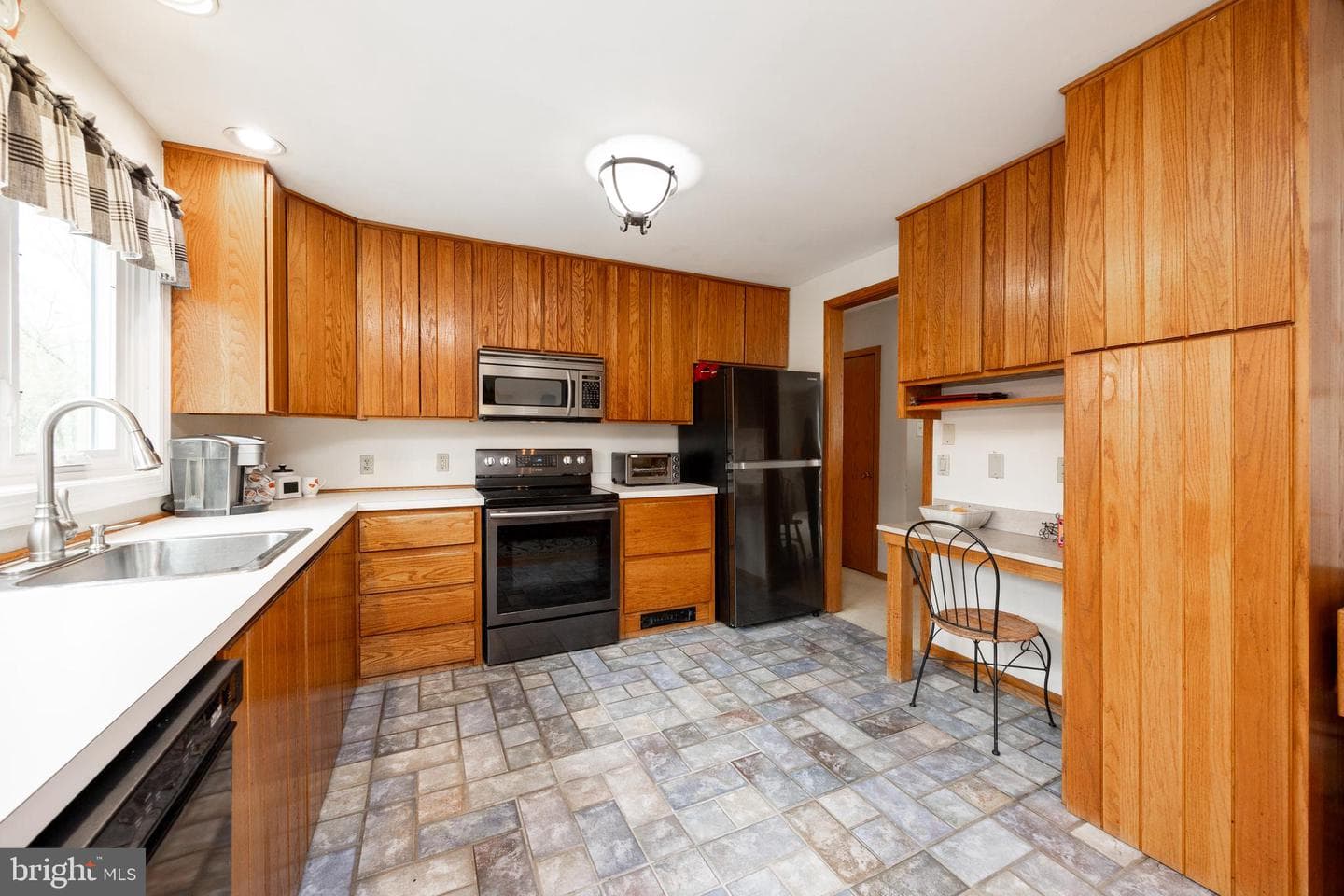 961 Crest Road photo 18