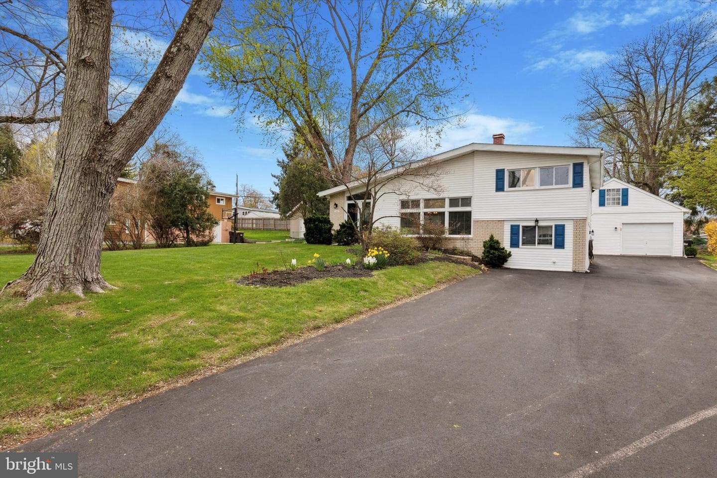 1542 Pulaski Drive photo 2