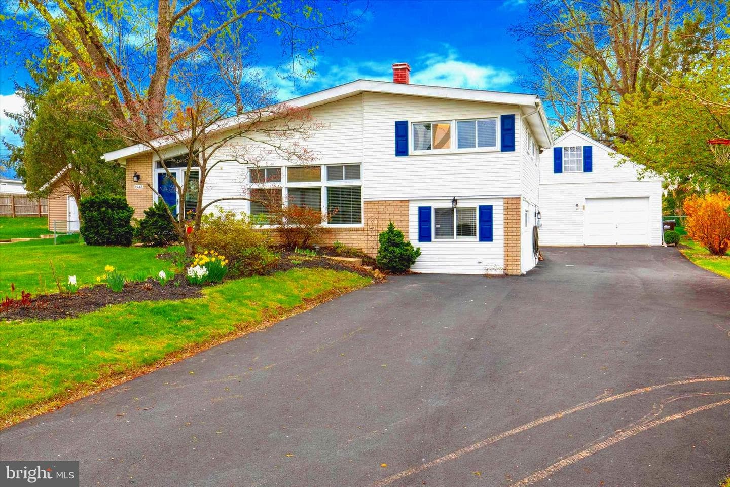 1542 Pulaski Drive photo 3