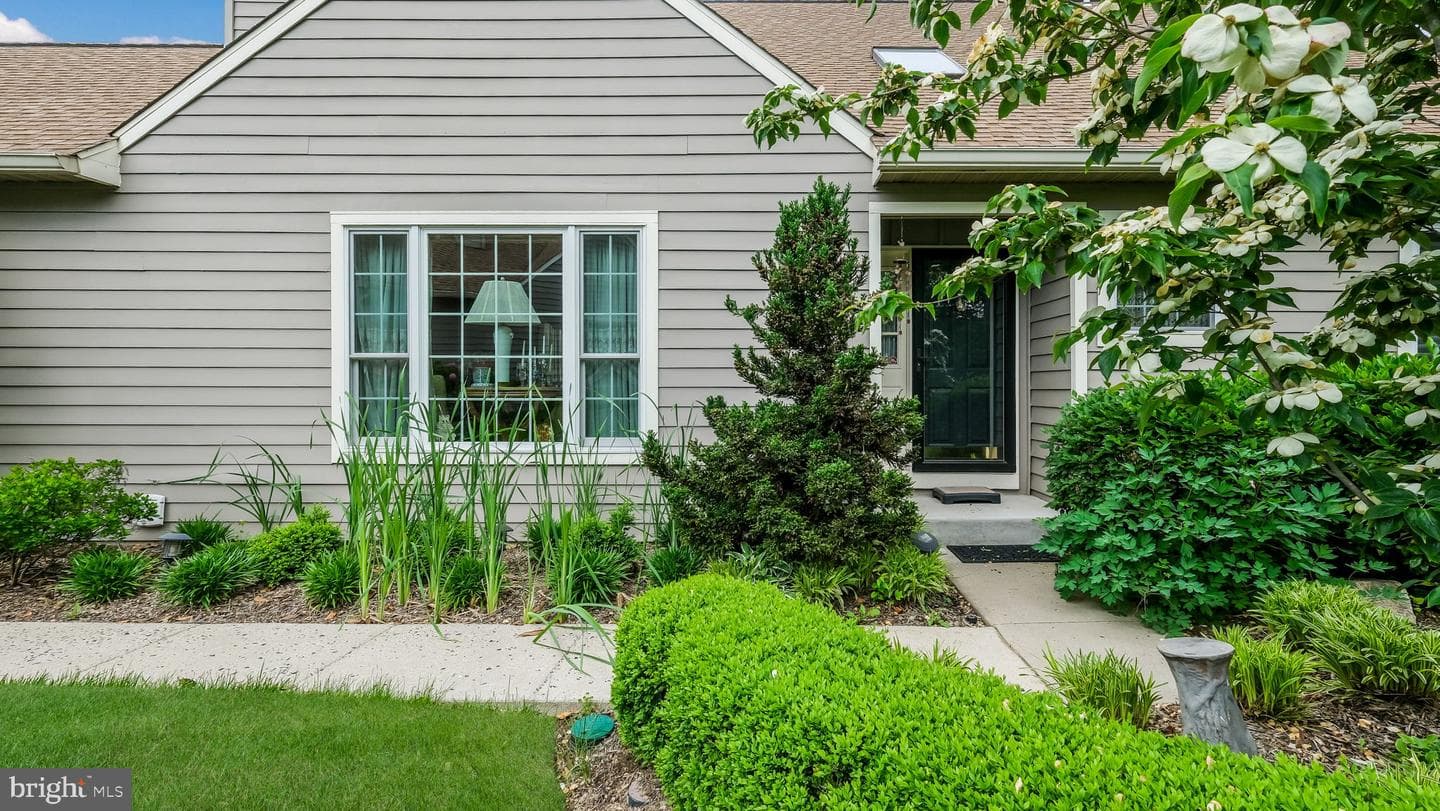 263 Copper Beech Drive photo 4