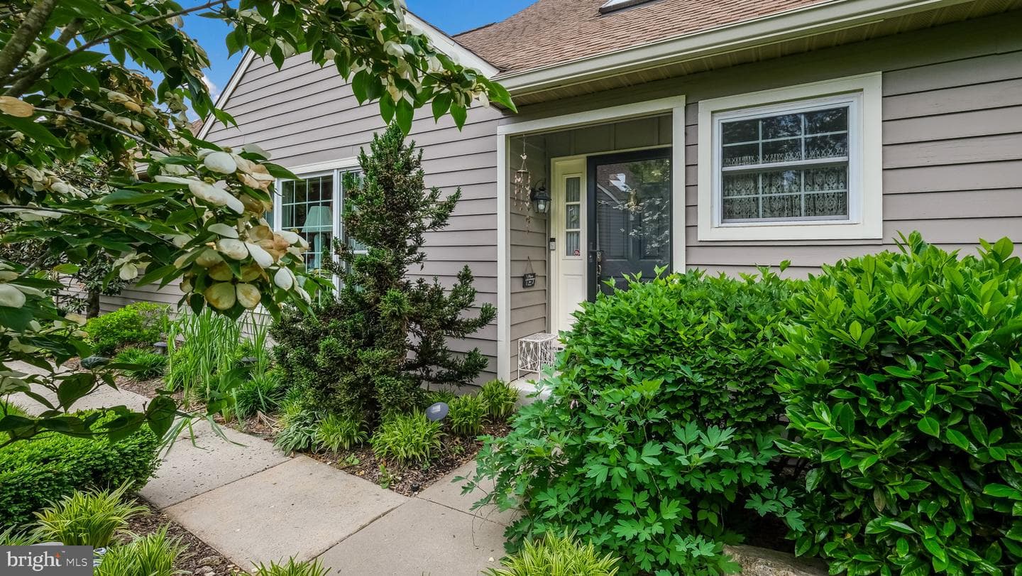 263 Copper Beech Drive photo 5