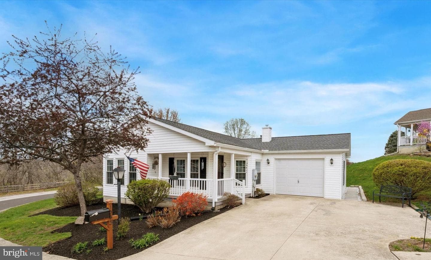 1043 Scenic View Drive photo 1