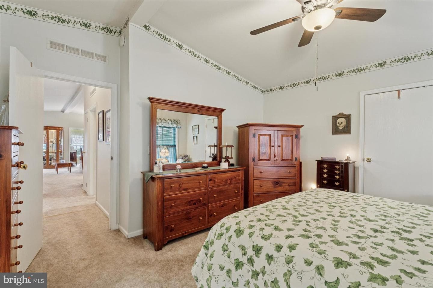 1043 Scenic View Drive photo 12