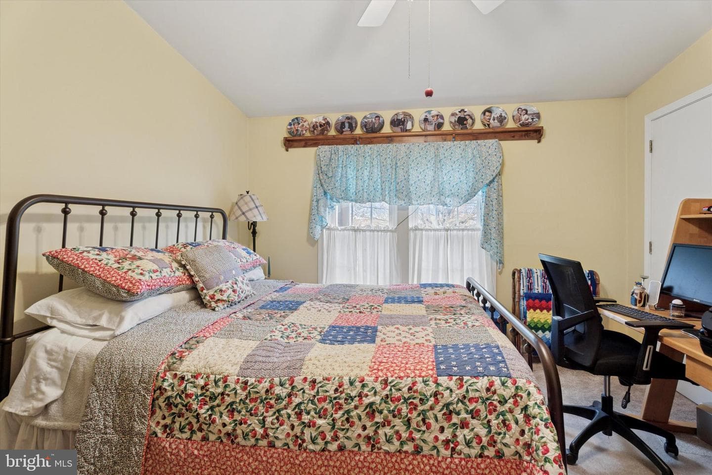 1043 Scenic View Drive photo 16
