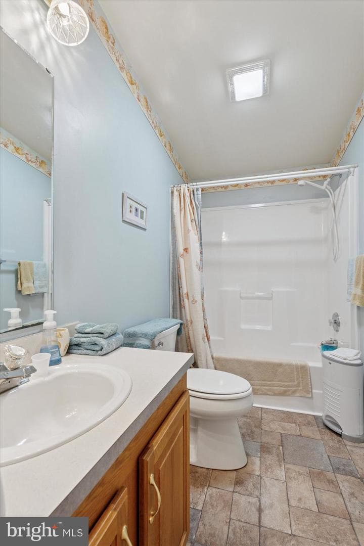 1043 Scenic View Drive photo 18