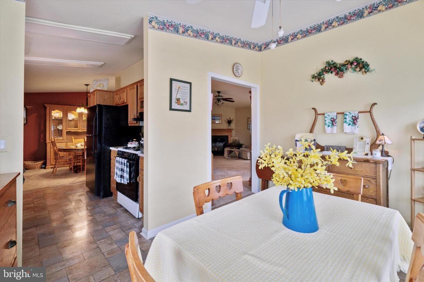 1043 Scenic View Drive photo 8