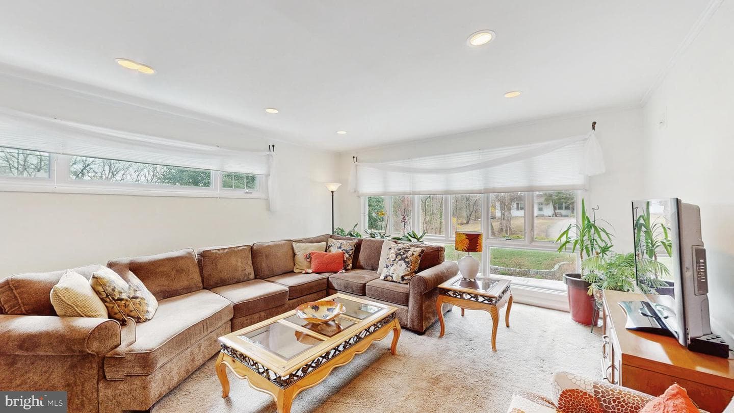 19 Laburnum Lane photo 3