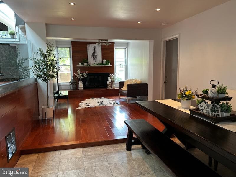 32 Camelot Drive photo 12