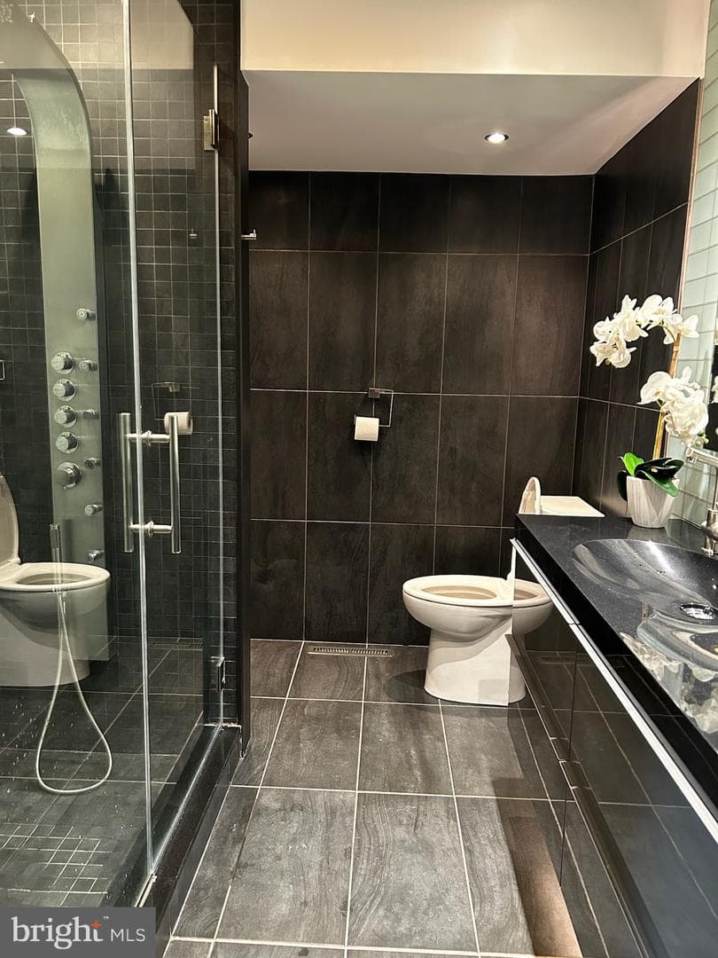 32 Camelot Drive photo 16