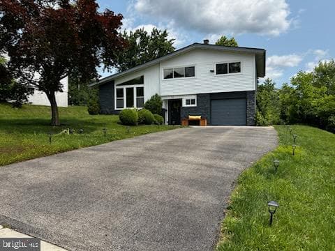 32 Camelot Drive photo 2