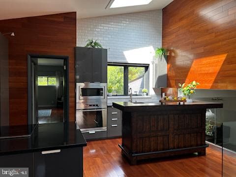 32 Camelot Drive photo 9