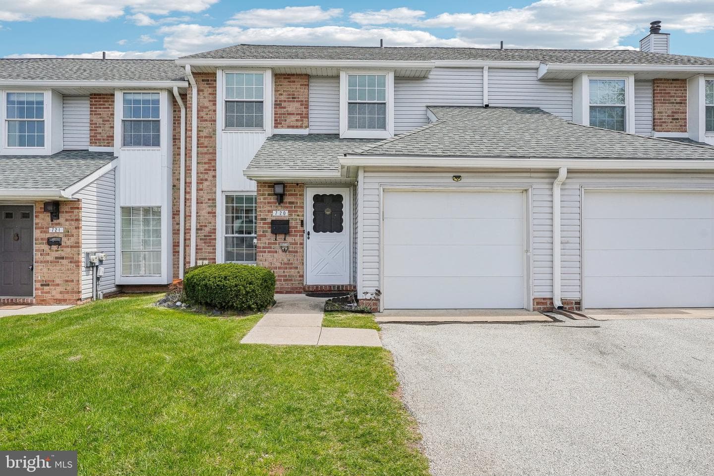 720 Springhouse Court photo 1