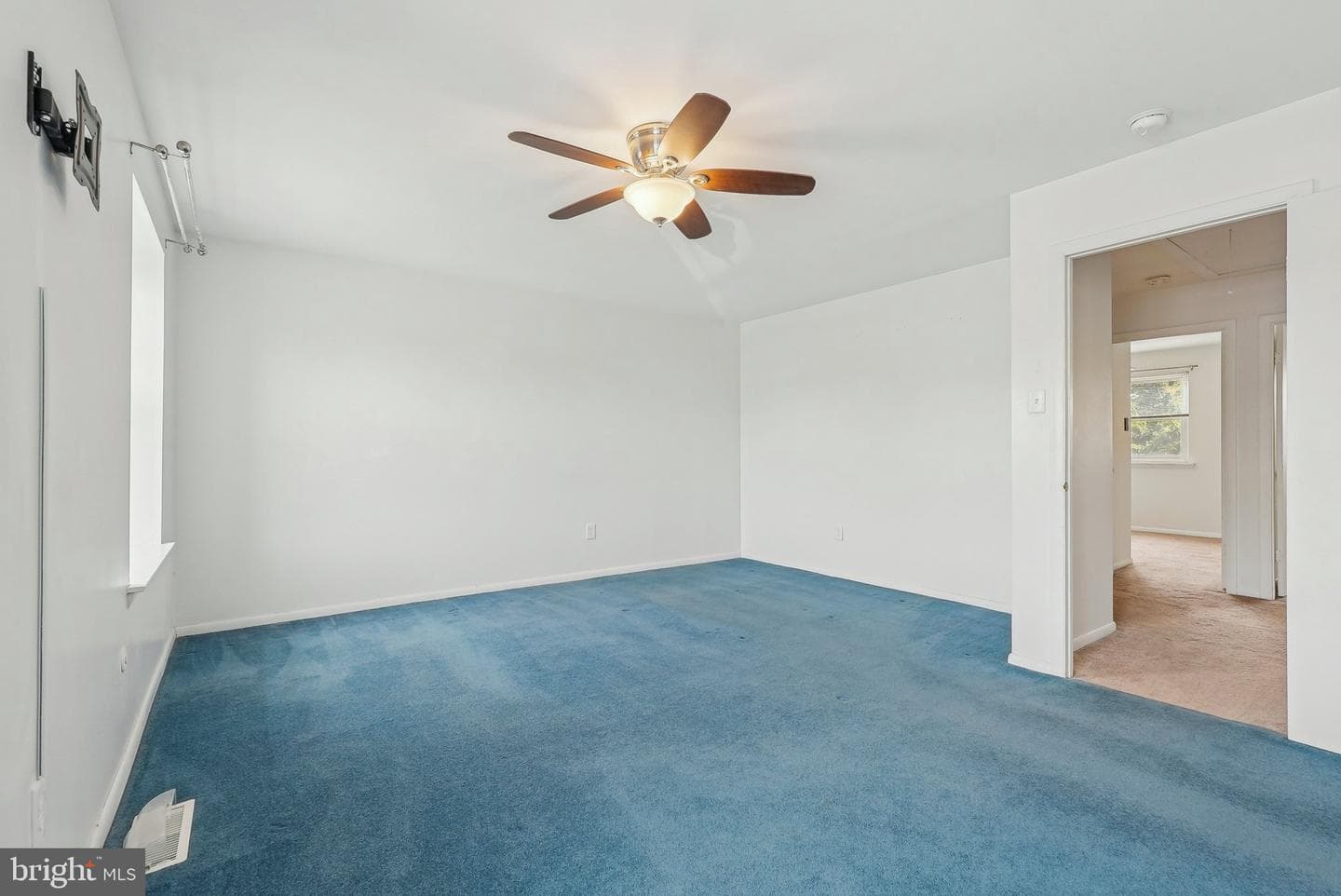 720 Springhouse Court photo 29