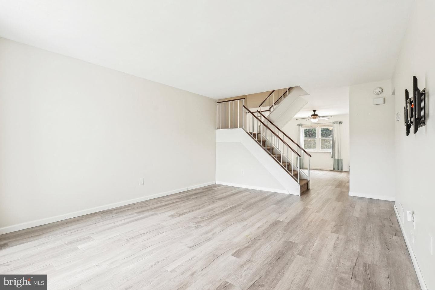 720 Springhouse Court photo 6
