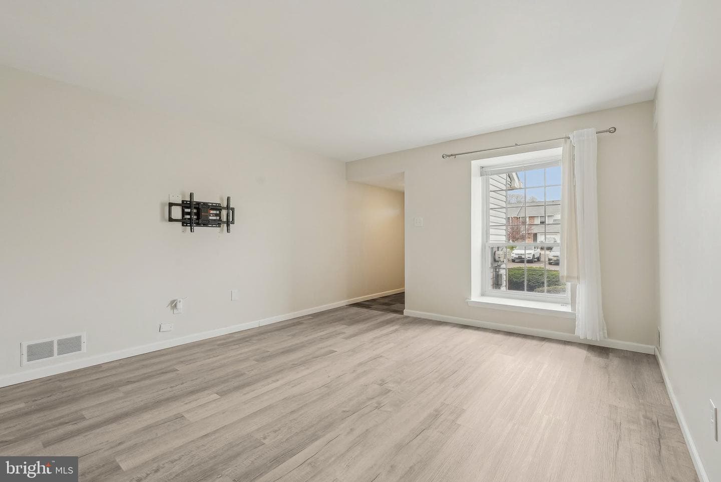 720 Springhouse Court photo 8