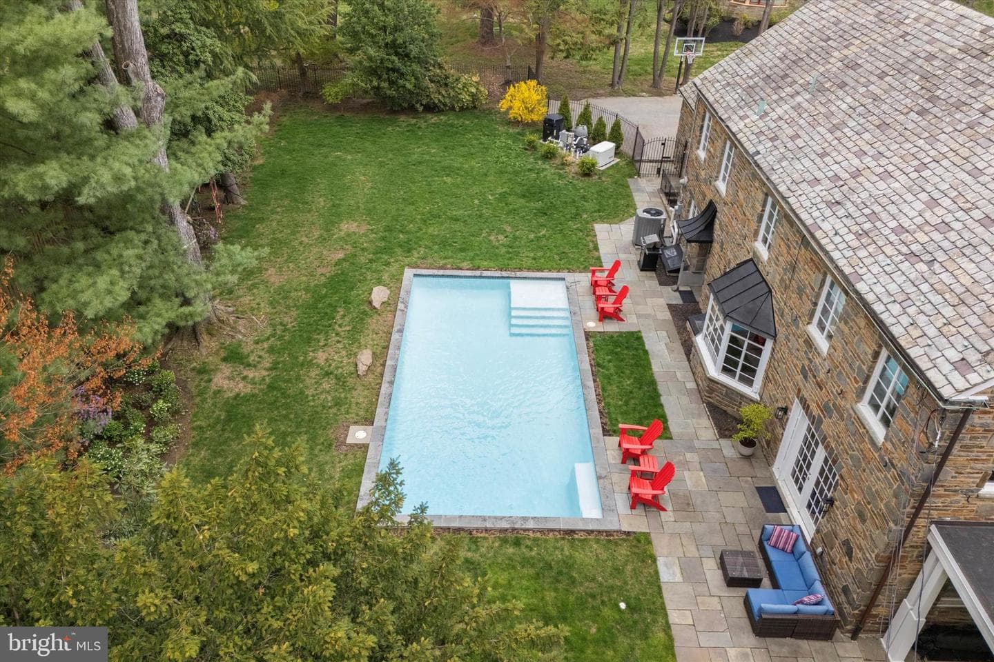 110 Raynham Road photo 10