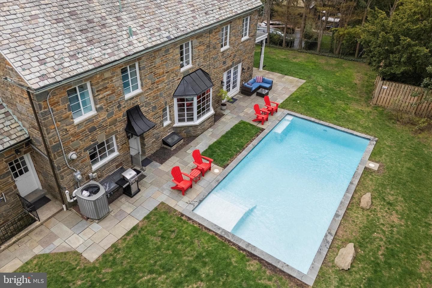 110 Raynham Road photo 11