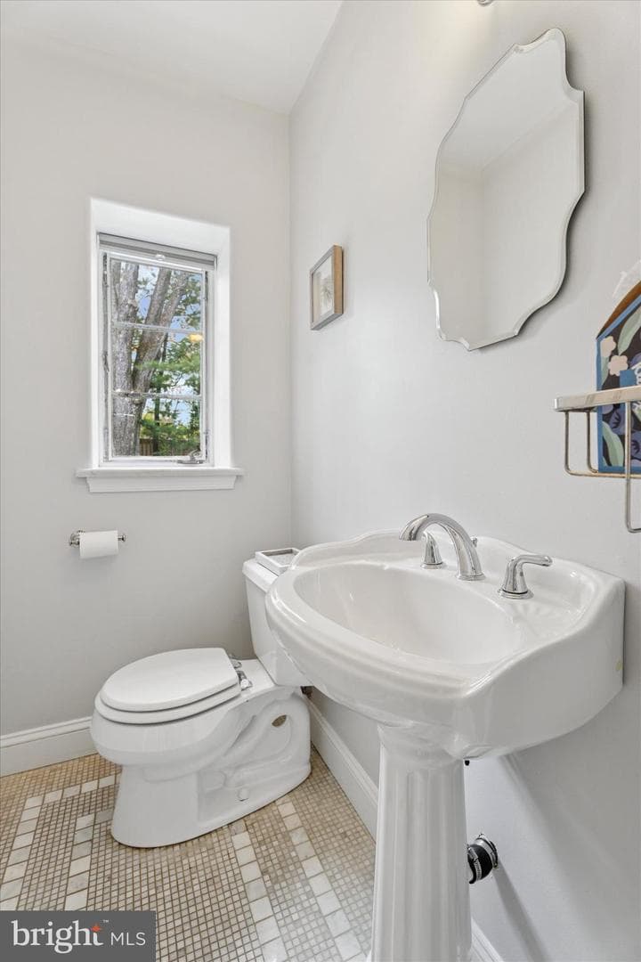 110 Raynham Road photo 23