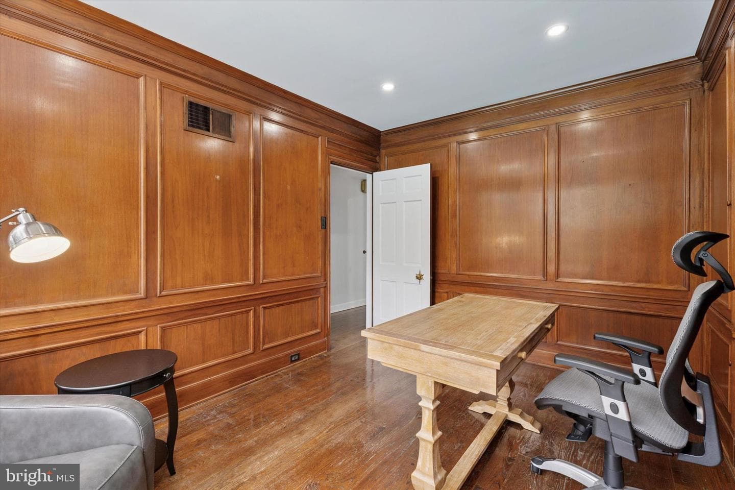 110 Raynham Road photo 26