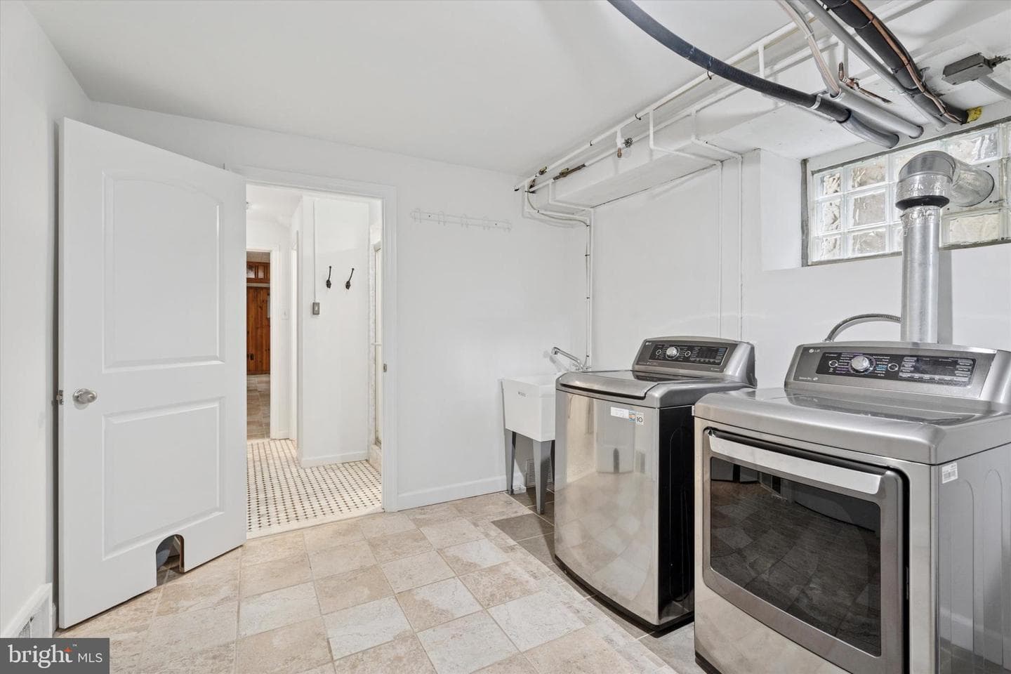 110 Raynham Road photo 57