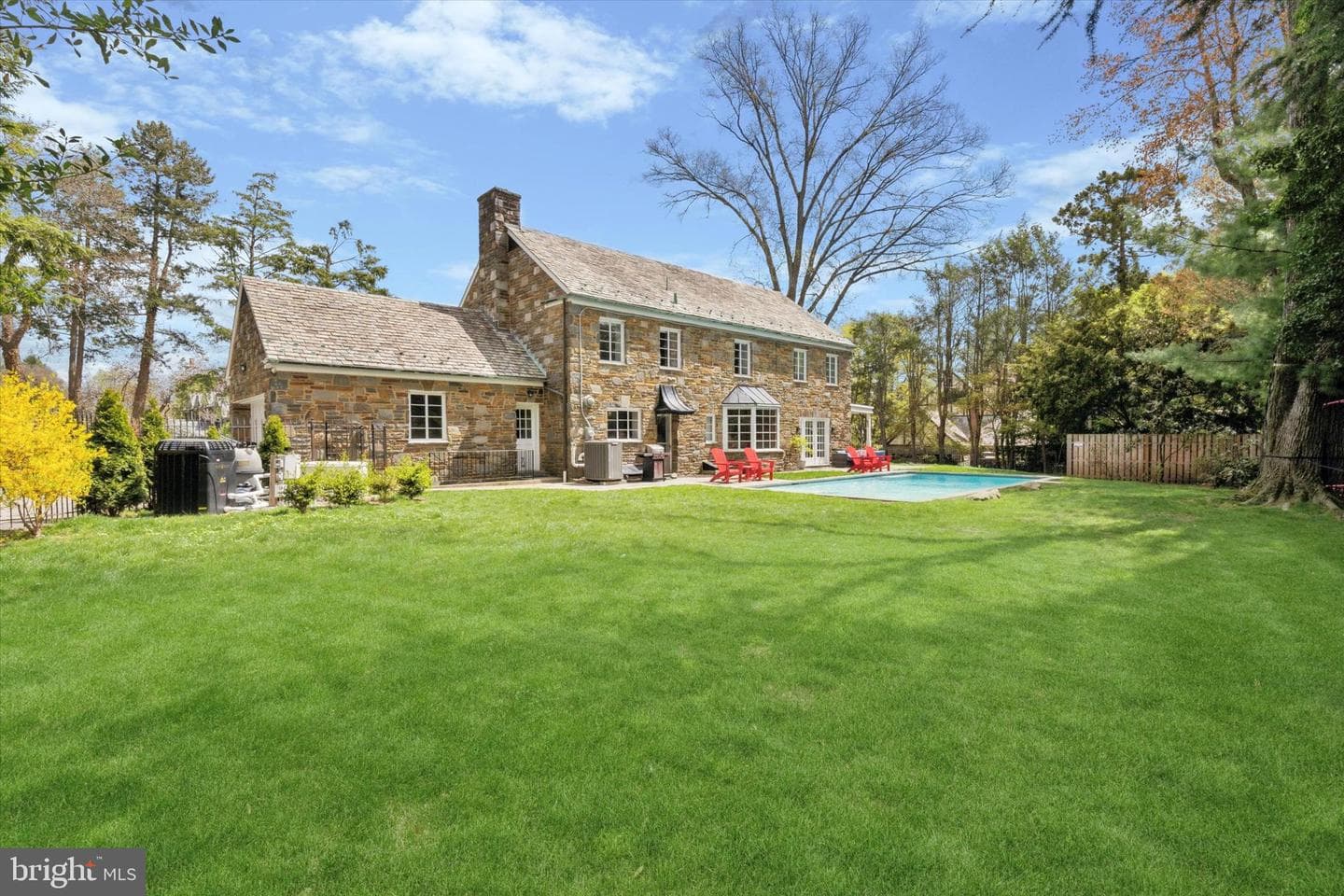 110 Raynham Road photo 9