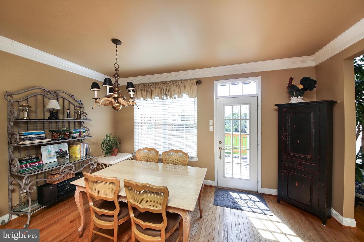 404 Tamworth Court photo 13