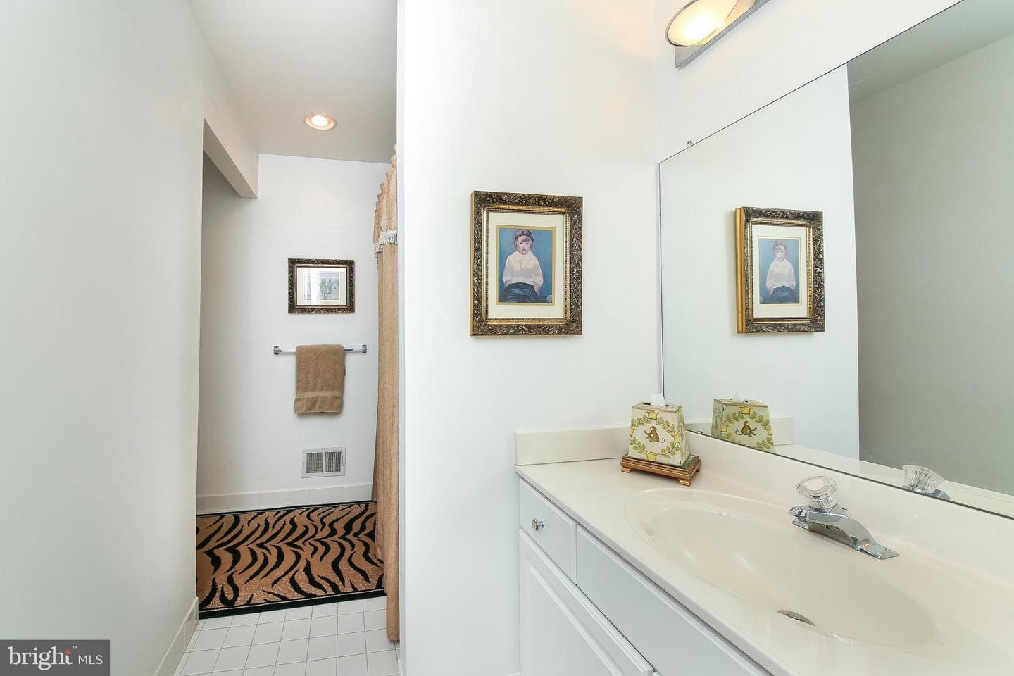 404 Tamworth Court photo 22