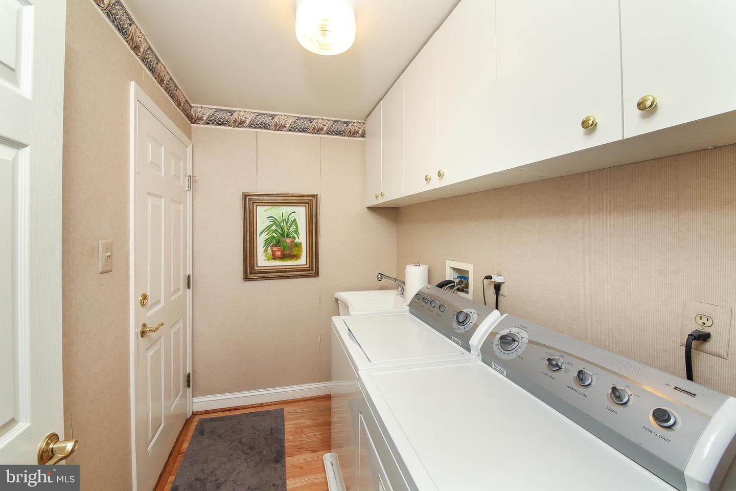 404 Tamworth Court photo 5