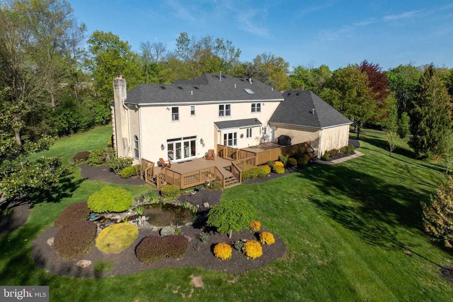 540 Highland Road photo 2